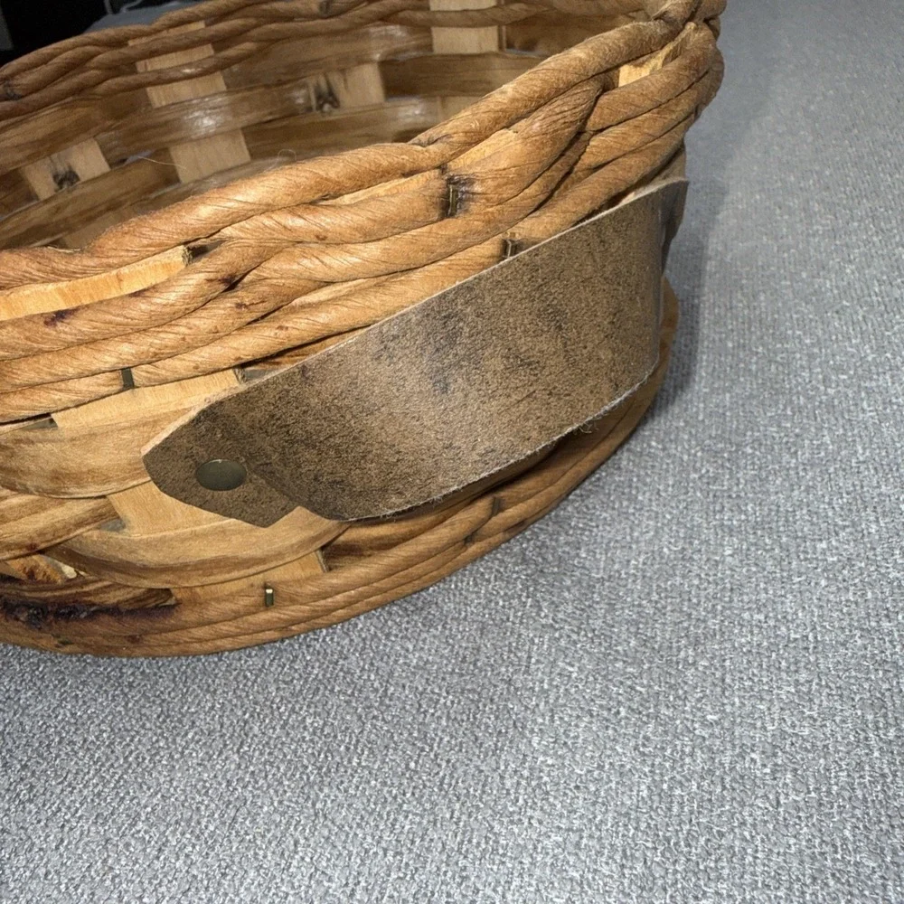 Vtg Pyrex Wicker Basket Leather Handles for 2-quart Casserole Dish 024.624.684